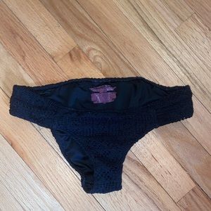 Victoria’s Secret Bikini Bottoms black crochet